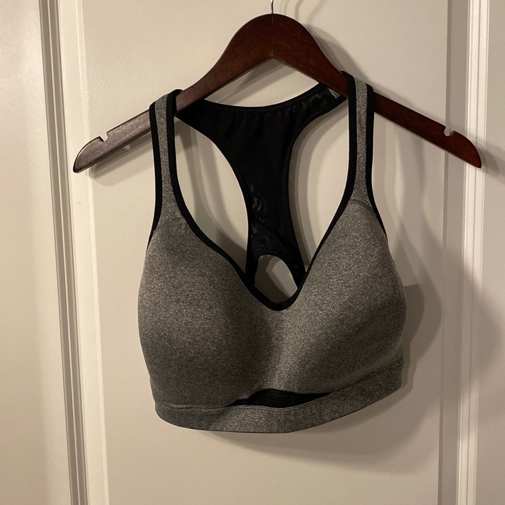 Old navy active 38D adjustable sports bra